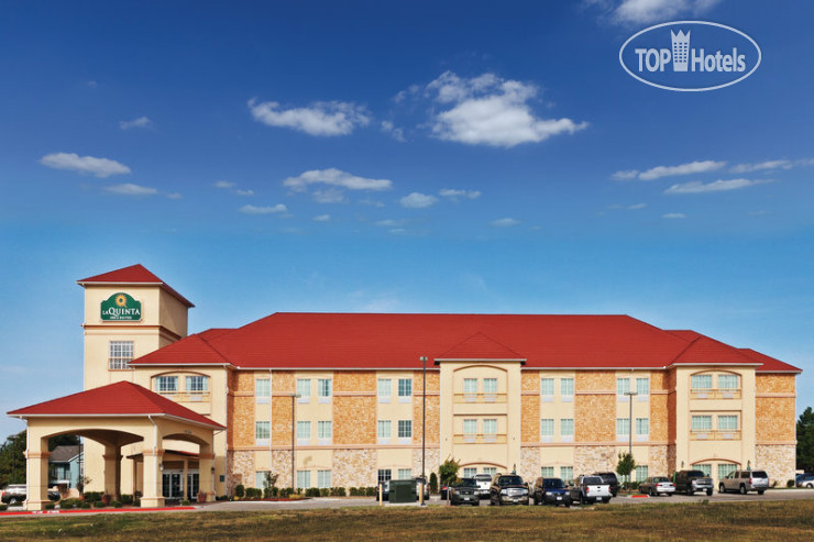 Hotelier's photos La Quinta Inn & Suites Garland Harbor Point 3*