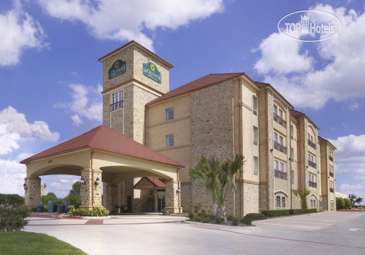 Hotelier's photos La Quinta Inn & Suites Grand Prairie South 2*