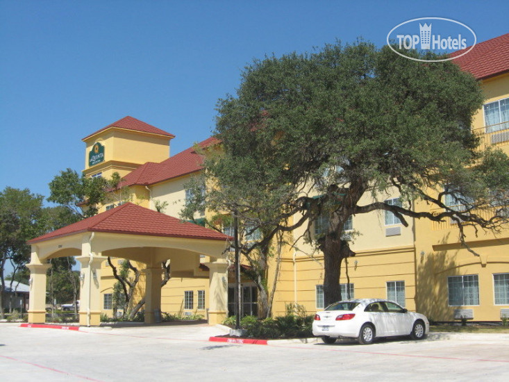 Hotel photo La Quinta Inn & Suites San Antonio The Dominion 2*