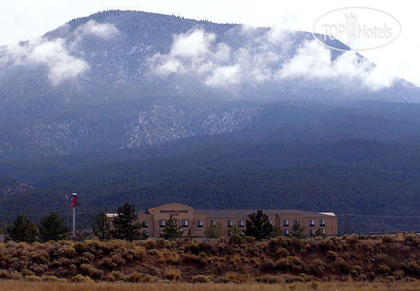 Hotelier's photos SpringHill Suites Cedar City 3*
