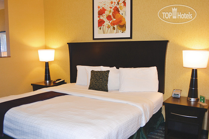 New photos from tourists Crystal Inn Hotel & Suites Logan 2*