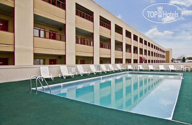 Hotelier's photos Americas Best Value Inn Neptune 2*