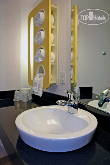 New photos from tourists Motel 6 East Brunswick 2*