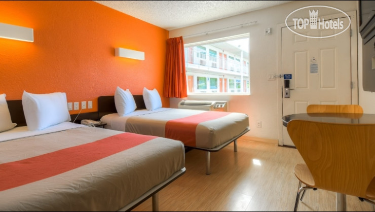 New photos from tourists Motel 6 Las Vegas Tropicana 2*