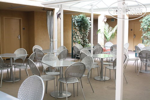 New photos from tourists Holiday Inn Express West Los Angeles 3*