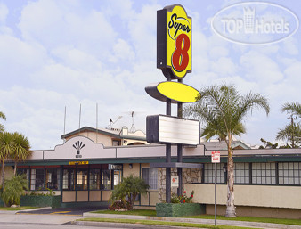 Hotelier's photos Super 8 Los Angeles Airport LAX 2*
