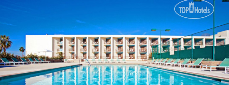Hotelier's photos Crowne Plaza Redondo Beach & Marina 3*