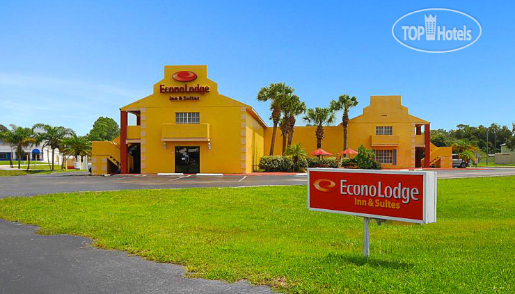 Hotel photo Econo Lodge Inn & Suites Maingate Central 2*