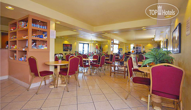 New photos from tourists Econo Lodge Inn & Suites Maingate Central 2*