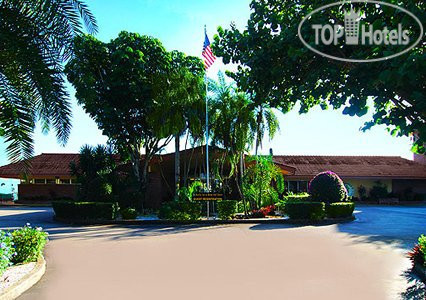Hotelier's photos Quality Inn & Suites Golf Resort 2*