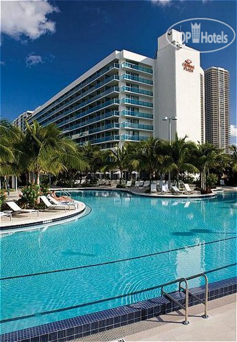 Hotelier's photos Crowne Plaza Hollywood 4*