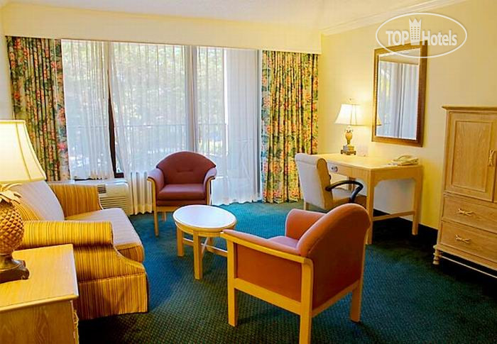 New photos from tourists Courtyard by Marriott Naples 3*
