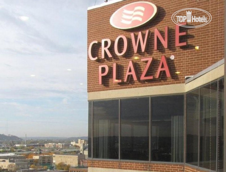 Hotelier's photos Crowne Plaza Dayton 4*