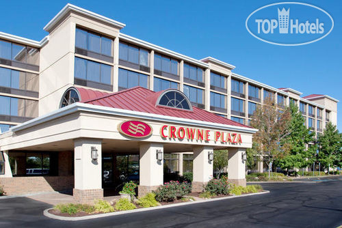 Hotelier's photos Crowne Plaza Cleveland Airport 4*