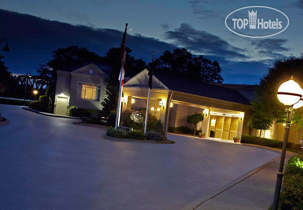 Hotelier's photos The Del Monte Lodge Renaissance Rochester Hotel & Spa 3*