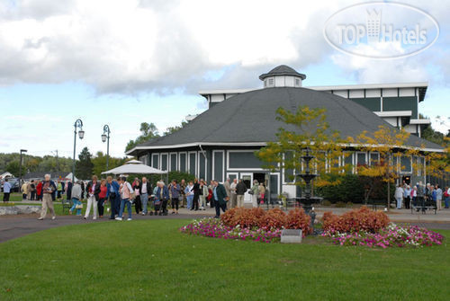 Hotelier's photos Holiday Inn Auburn-Finger Lakes Region 3*