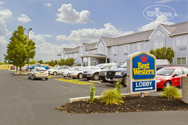 Hotelier's photos Best Western Crown Inn & Suites 3*