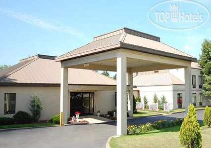 Hotelier's photos Comfort Inn Cortland 2*