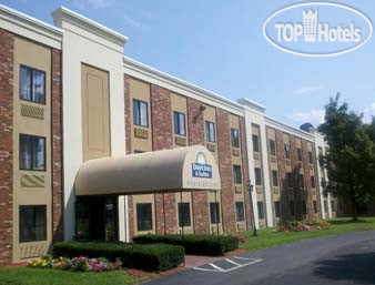 Hotelier's photos Days Inn And Suites Plattsburgh 2*