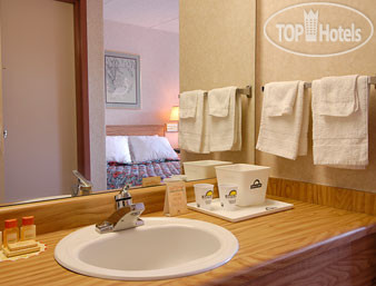 New photos from tourists Days Inn Syracuse University 2*