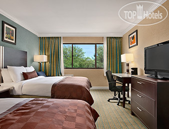 New photos from tourists Ramada Plaza Long Island MacArthur Airport 3*
