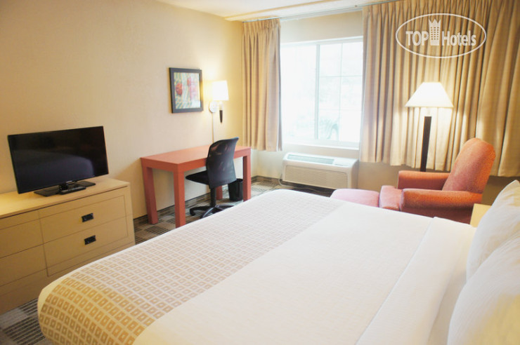 New photos from tourists La Quinta Inn & Suites Elmsford 2*