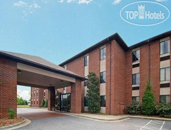 Hotelier's photos Days Inn & Suites Hickory 2*