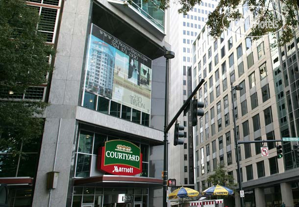 Hotelier's photos Courtyard Charlotte City Center 3*