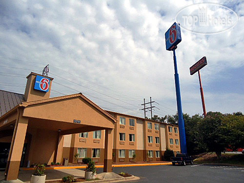 Hotelier's photos Motel 6 Hickory 2*