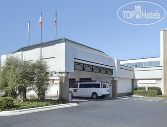 Hotel photo Ramada Charlotte Airport Hotel & Conference Center 3*