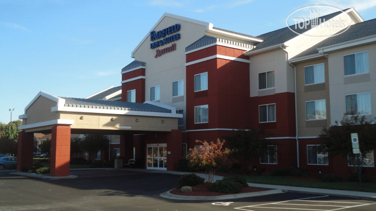 Hotelier's photos Fairfield Inn and Suites High Point Archdale 3*
