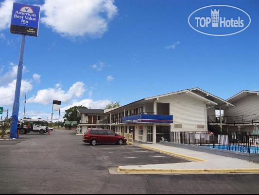 Hotelier's photos Americas Best Value Inn-Goldsboro 2*