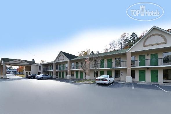 Hotelier's photos Americas Best Value Inn-Greensboro 2*