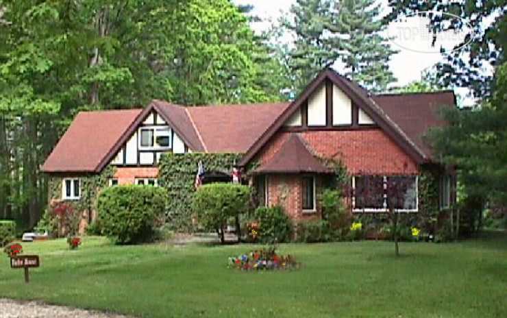 Hotelier's photos The Tudor House Bed & Breakfast 2*