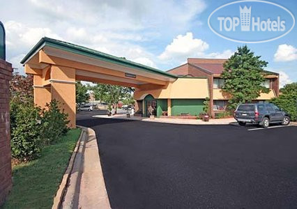 Hotel photo Quality Inn & Suites Coliseum 2*