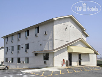 Hotelier's photos Super 8 Columbus Airport 2*