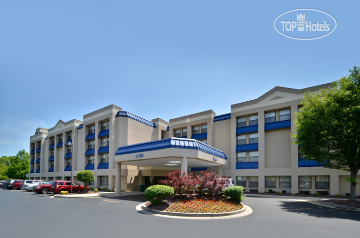 Hotelier's photos Best Western Plus Baltimore Washington Airport 3*