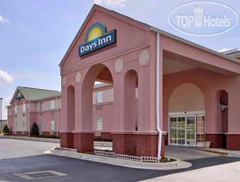 Hotelier's photos Days Inn and Suites Huntsville 2*