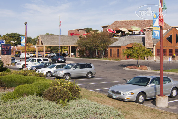 Hotel photo Best Western Plus White Bear Country Inn 3*