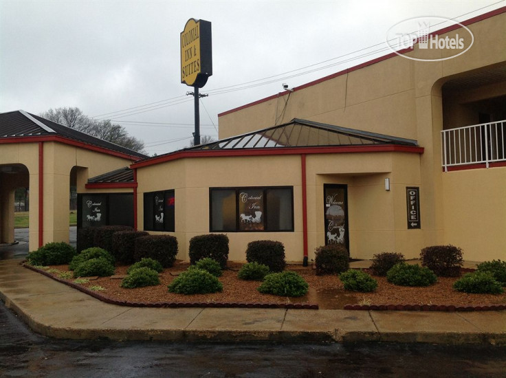 Hotelier's photos Colonial Inn and Suites - Memphis 2*