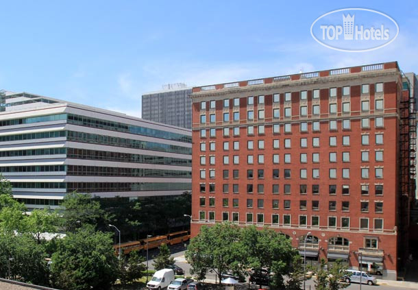 Hotelier's photos Renaissance Des Moines Savery 3*