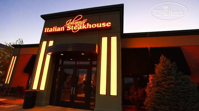 Hotelier's photos DoubleTree by Hilton Hotel Des Moines Airport 3*