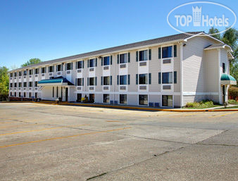 Hotelier's photos Super 8 Iowa City Coralville 2*