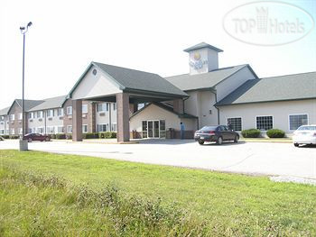 Hotelier's photos Colfax Inn & Suites 2*