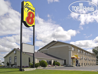 Hotelier's photos Super 8 Watertown 2*