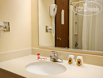 New photos from tourists Super 8 Dodge City 2*