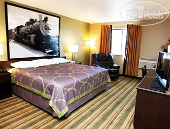 New photos from tourists Super 8 Topeka Wanamaker RD I-70 2*