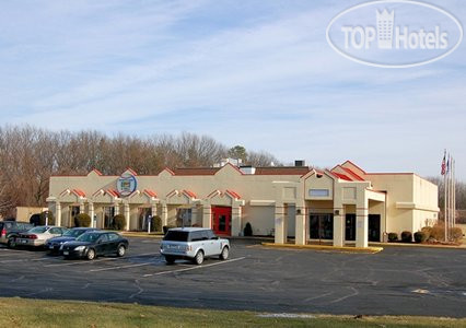 Hotelier's photos Quality Inn Windsor Locks 3*