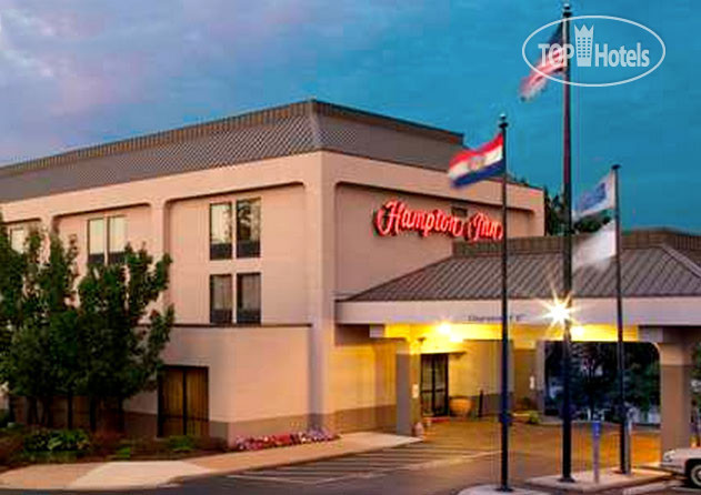 Hotelier's photos Hampton Inn St. Louis - NW I-270 3*