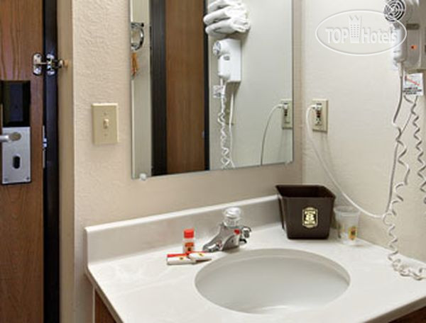 New photos from tourists Super 8 Columbia Clark Lane 2*